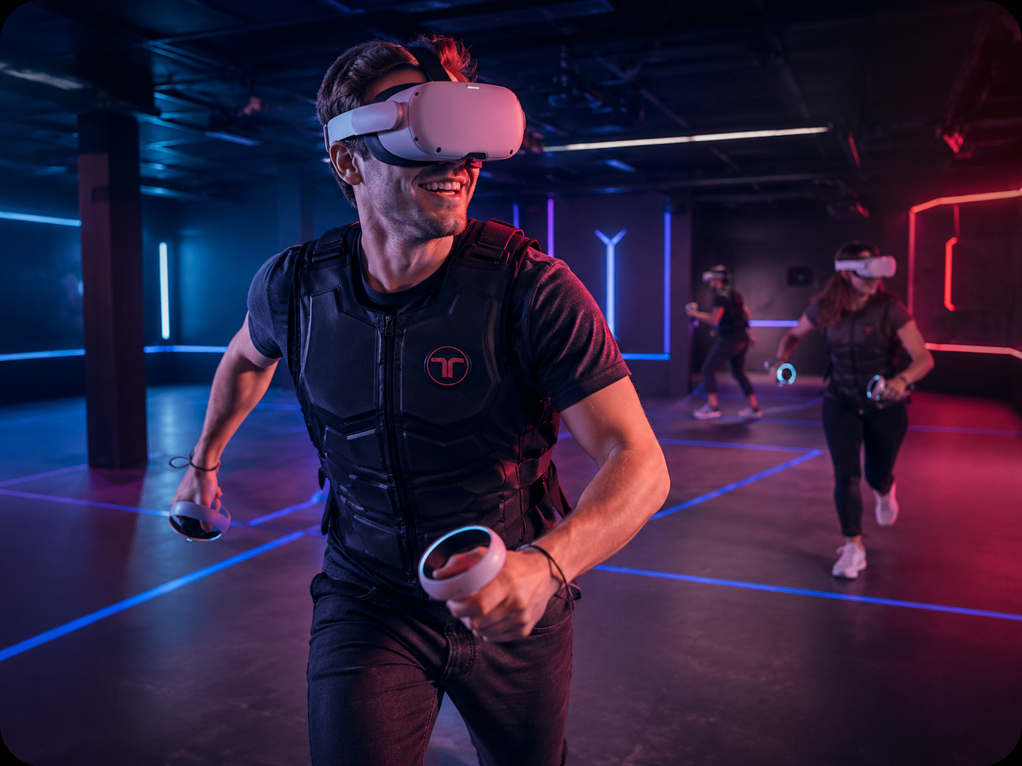 Spieler mit VR-Brille in Bewegung in der Erlebniswelt Eberswalde